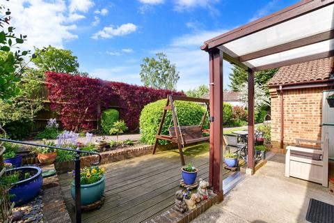 2 bedroom terraced bungalow for sale - Russet Court, Coxheath, Maidstone, Kent