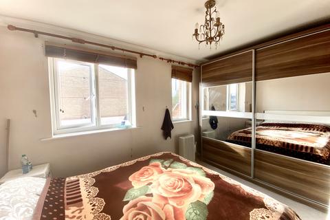 1 bedroom flat for sale, Linwood Crescent, EN1