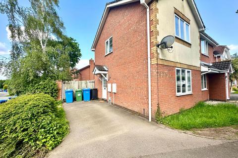 2 bedroom semi-detached house to rent, Suffolk Way, Fazeley, B78