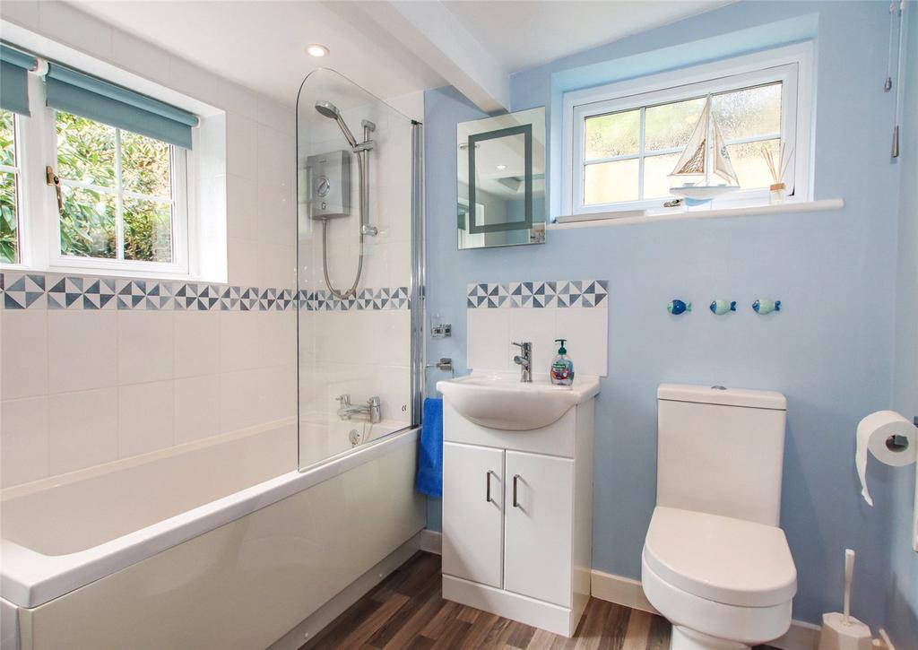 Lillies Bathroom