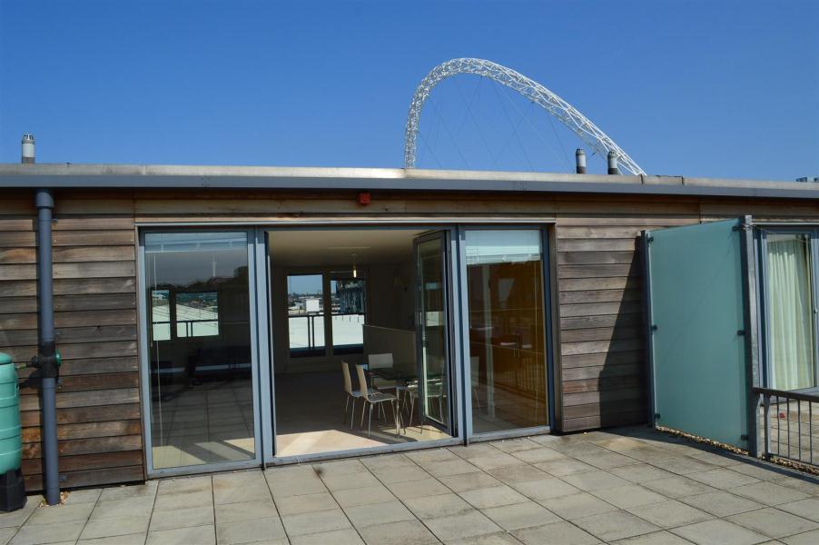 Forum House, Wembley Park 2 bed duplex £2,350 pcm (£542 pw)