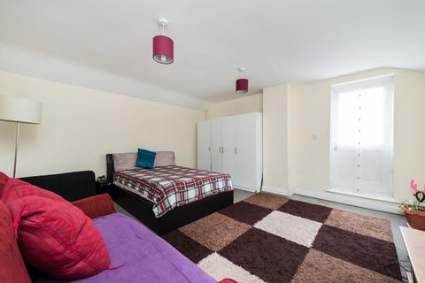 1 bedroom flat to rent, Lord Derby House, Griffin Road, Plumstead, London, SE18