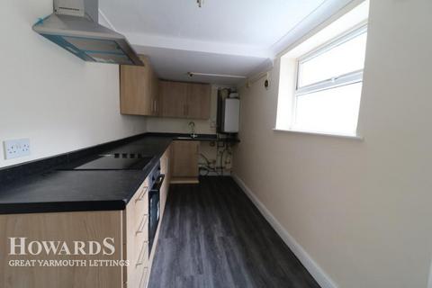 4 bedroom end of terrace house to rent, King Street, Great yarmouth