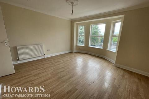 4 bedroom end of terrace house to rent, King Street, Great yarmouth