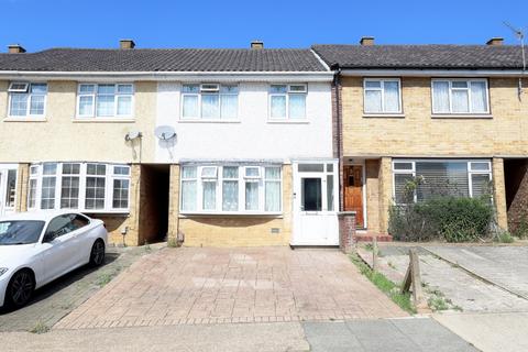 3 bedroom terraced house to rent, Highfield Road, Essex, RM5