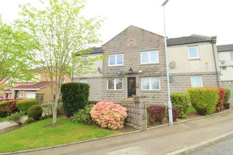2 bedroom flat to rent, Denwood, Top Floor, AB15