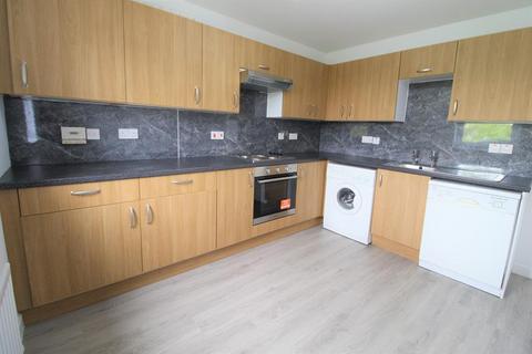 2 bedroom flat to rent, Denwood, Top Floor, AB15