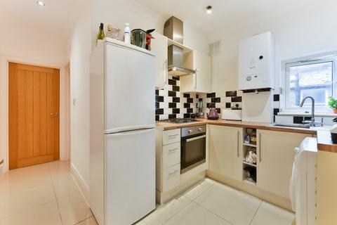 3 bedroom flat to rent, Shooters Hill Road, London, Greater London, SE3 8UL