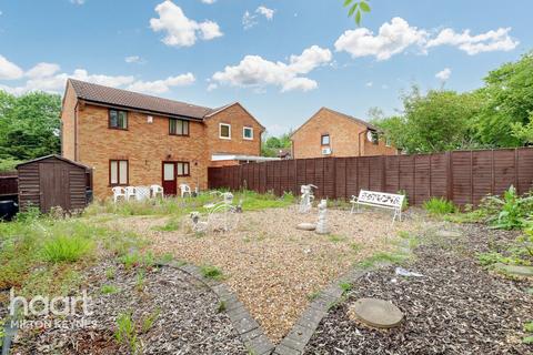 30 Donnington, Bradville, Milton Keynes, MK13 7HH