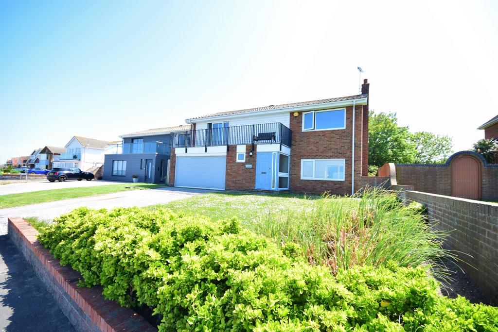 Sea Road WestgateOnSea CT8 4 bed detached house £2,000 pcm (£462 pw)