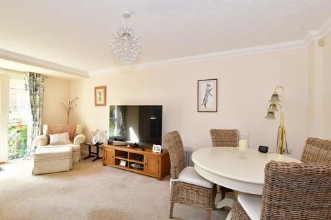 1 bedroom ground floor flat for sale, East Street, Faversham, Kent