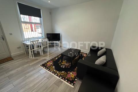 2 bedroom house to rent, Glossop Street, Leeds LS6