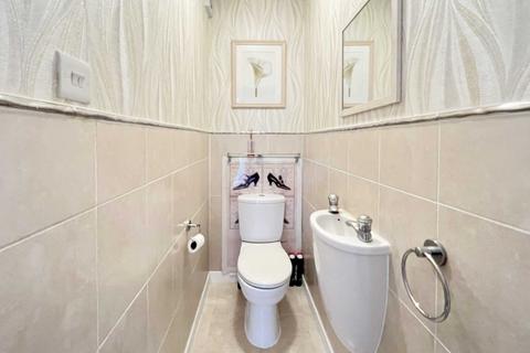 2 bedroom flat for sale, Eaton Drive, Kingston Upon Thames