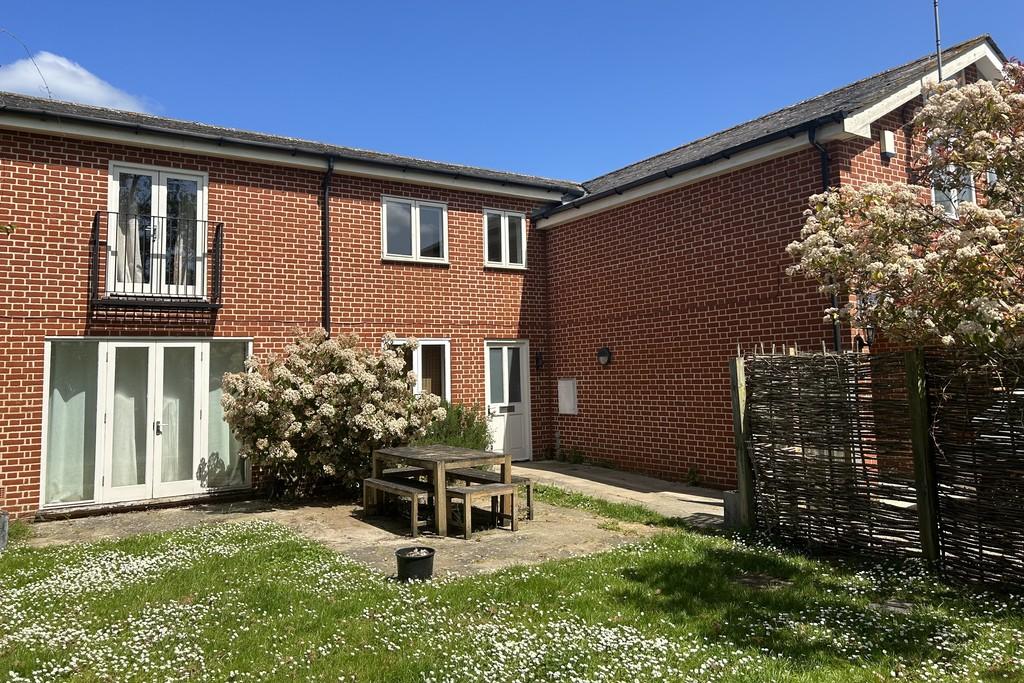 Lion Yard, Monks Eleigh 3 bed terraced house £1,500 pcm (£346 pw)