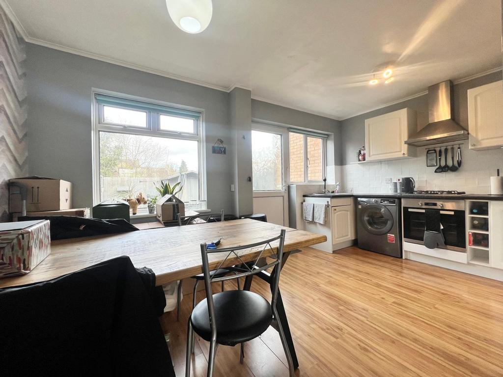 Kitchen/Dining Area