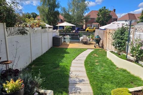 13 Flagstaff Close, Waltham Abbey, EN9 1JB
