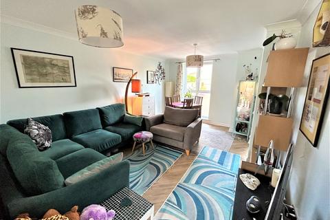 13 Flagstaff Close, Waltham Abbey, EN9 1JB