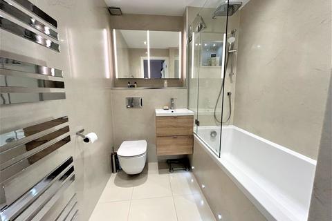 13 Flagstaff Close, Waltham Abbey, EN9 1JB