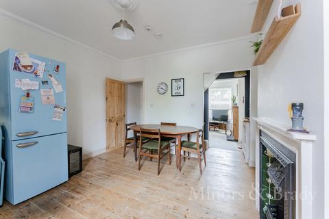 2 bedroom end of terrace house for sale - Bakers Road, Norwich