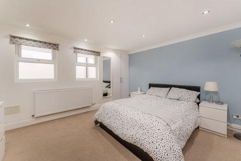 1 bedroom flat for sale, Median Road, London