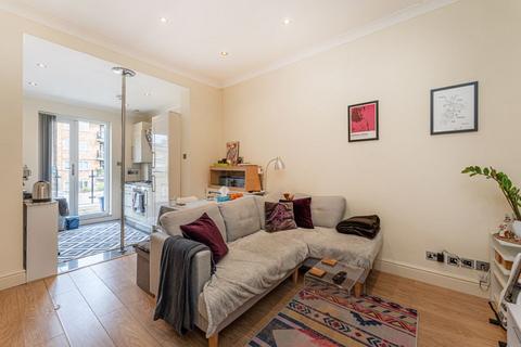 2 bedroom flat for sale, Median Road, London