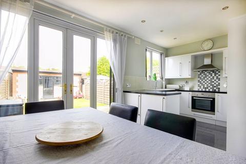 4 bedroom terraced house for sale, Bullsmoor Way, Waltham Cross