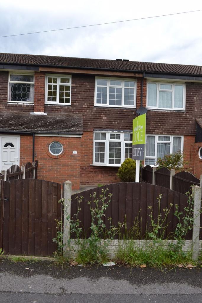 Bromley Lane, Kingswinford 3 bed terraced house £800 pcm (£185 pw)