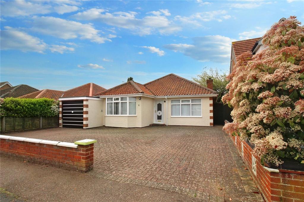Howell Road, Drayton, Norwich, Norfolk, NR8 3 bed bungalow for sale £400,000
