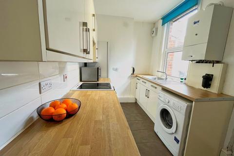 6 bedroom house share to rent, 33 Cemetery Avenue, Sheffield, S11