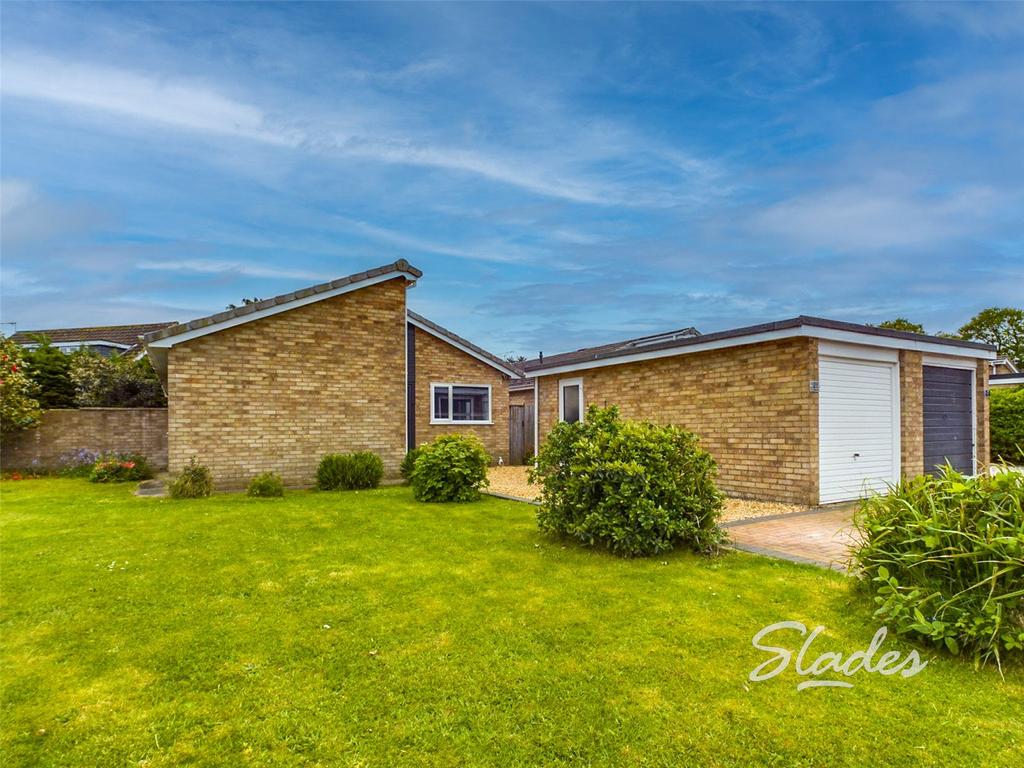 Treeside, Highcliffe, Christchurch, Dorset, BH23 3 bed bungalow for