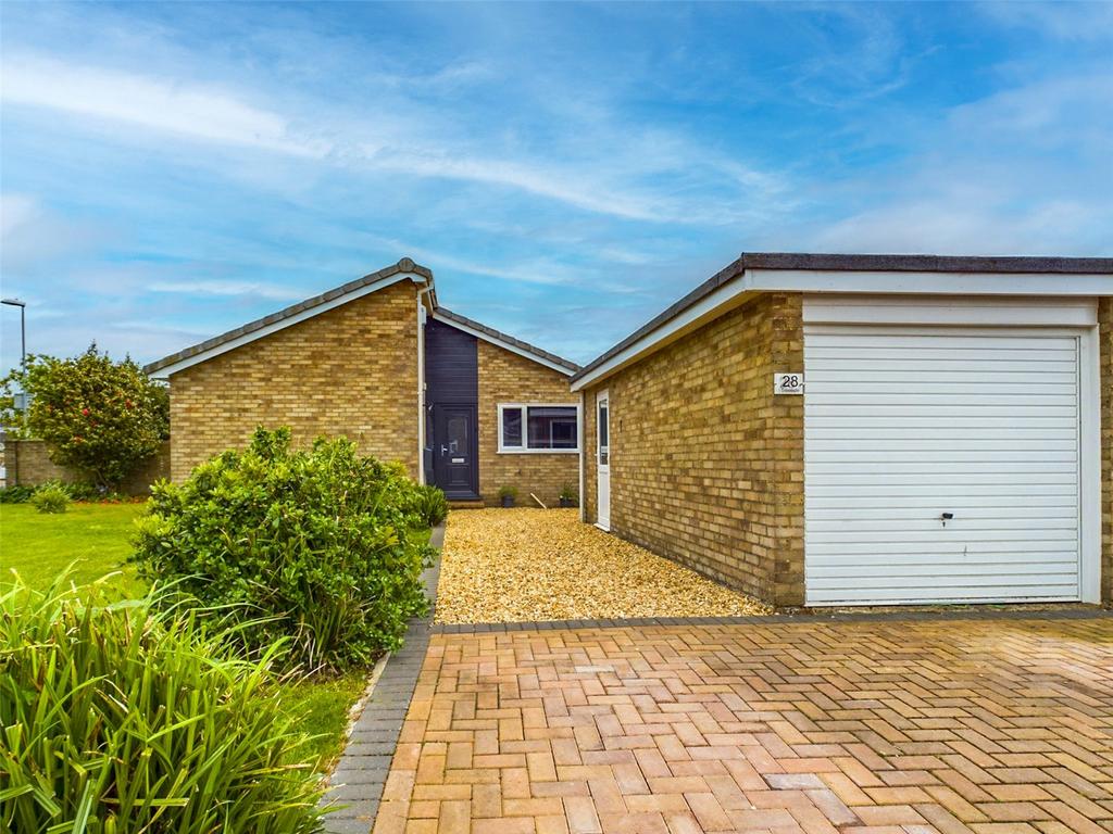 Treeside, Highcliffe, Christchurch, Dorset, BH23 3 bed bungalow for