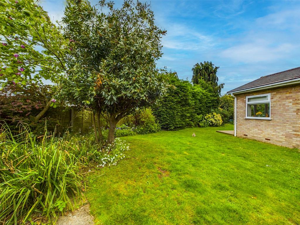 Treeside, Highcliffe, Christchurch, Dorset, BH23 3 bed bungalow for