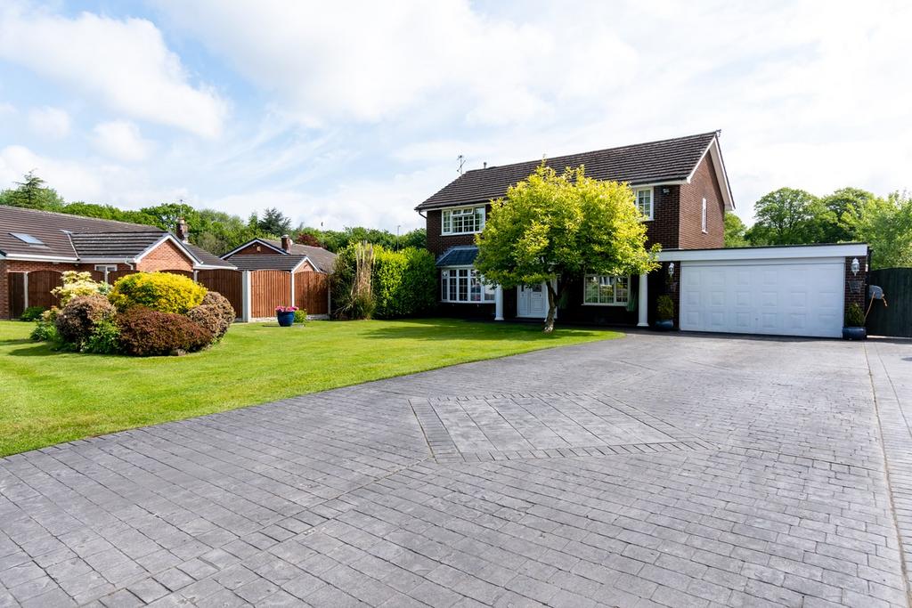 Haydock Park Gardens, NewtonleWillows, WA12 4 bed detached house for sale £600,000
