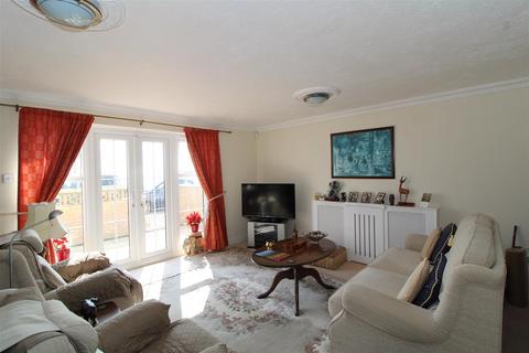 3 bedroom terraced house for sale, Martello Road, Seaford