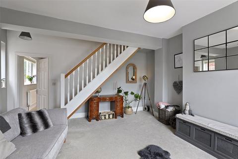 3 bedroom semi-detached house for sale - Cliff Road, Crigglestone, Wakefield, West Yorkshire, WF4