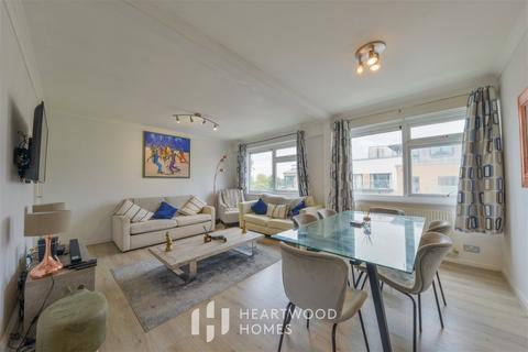 122 Chiltern Road, St Albans, AL4 9SY