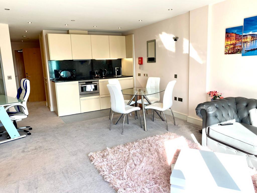 41 Talbot Street, Nottingham NG1 2 bed apartment to rent £1,650 pcm