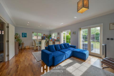 3 bedroom end of terrace house for sale, Beningfield Drive, London Colney, St. Albans, AL2 1UX