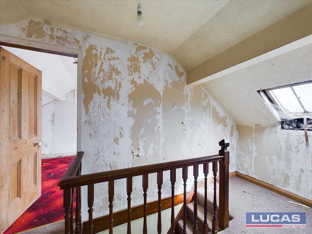 2nd Floor Landing