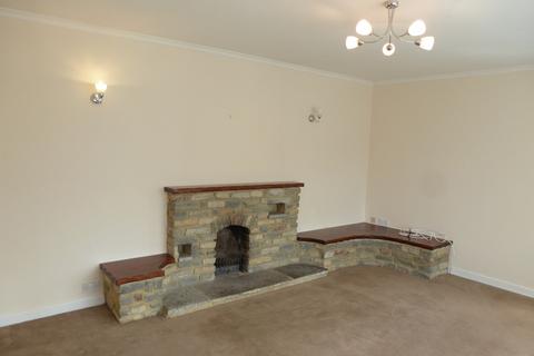 3 bedroom detached bungalow to rent, High Street, Blackford