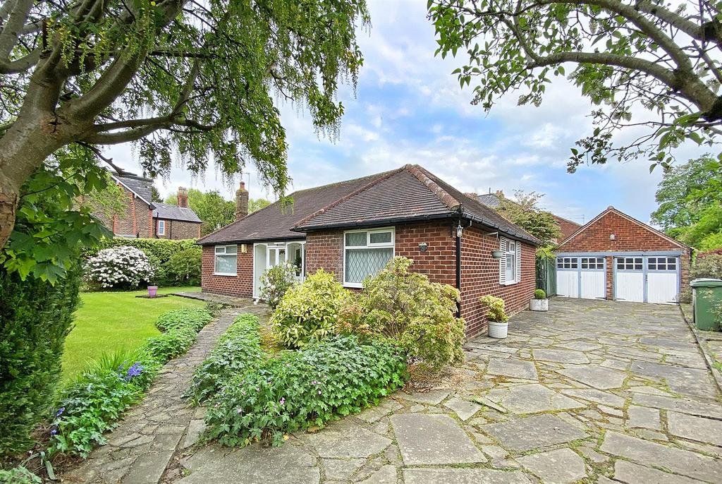 Heyes Lane, Timperley 3 bed detached bungalow for sale £500,000