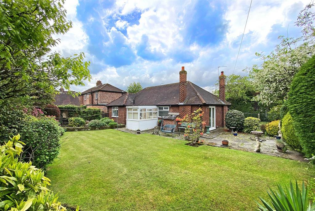Heyes Lane, Timperley 3 bed detached bungalow for sale £500,000