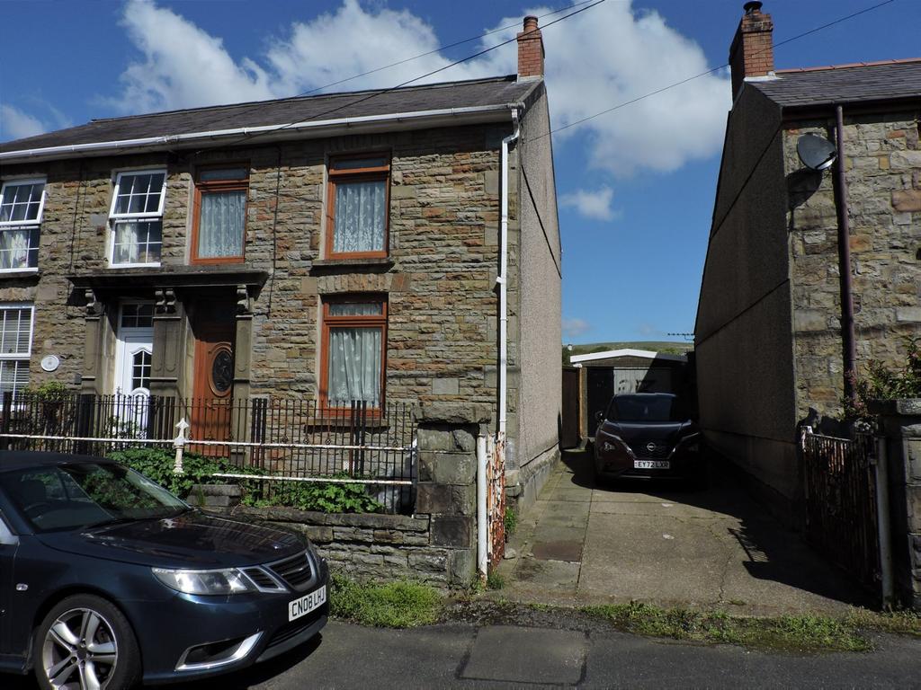 Glyn Road, Lower Brynamman, Ammanford, SA18 2 bed semidetached house for sale £140,000