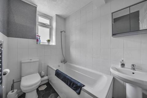 2 bedroom end of terrace house for sale - Stanwell Village,  Staines-upon-Thames,  TW19