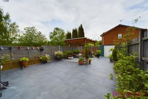 16 Beaufighter Grove, Stoke-on-trent, ST6 5XS