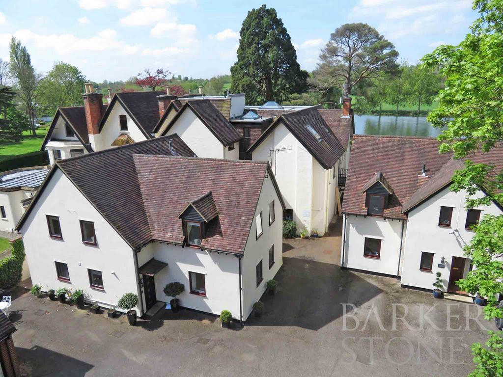 Riversdale, Bourne End, SL8 2 bed apartment for sale £595,000