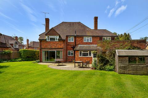 7 Dukes Ride, Gerrards Cross, SL9 7LD