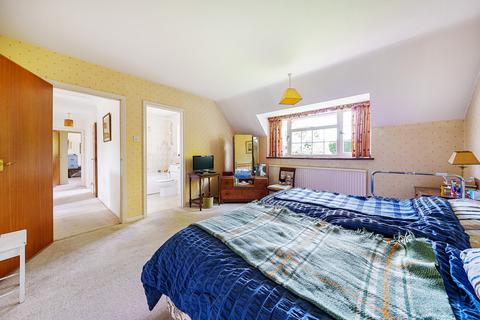 7 Dukes Ride, Gerrards Cross, SL9 7LD