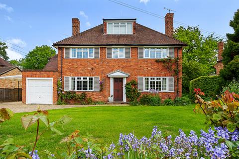 7 Dukes Ride, Gerrards Cross, SL9 7LD