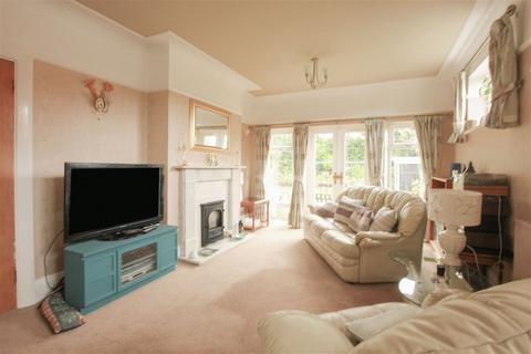 4 bedroom detached house for sale, The Avenue Woodland Park Prestatyn LL19 9RD